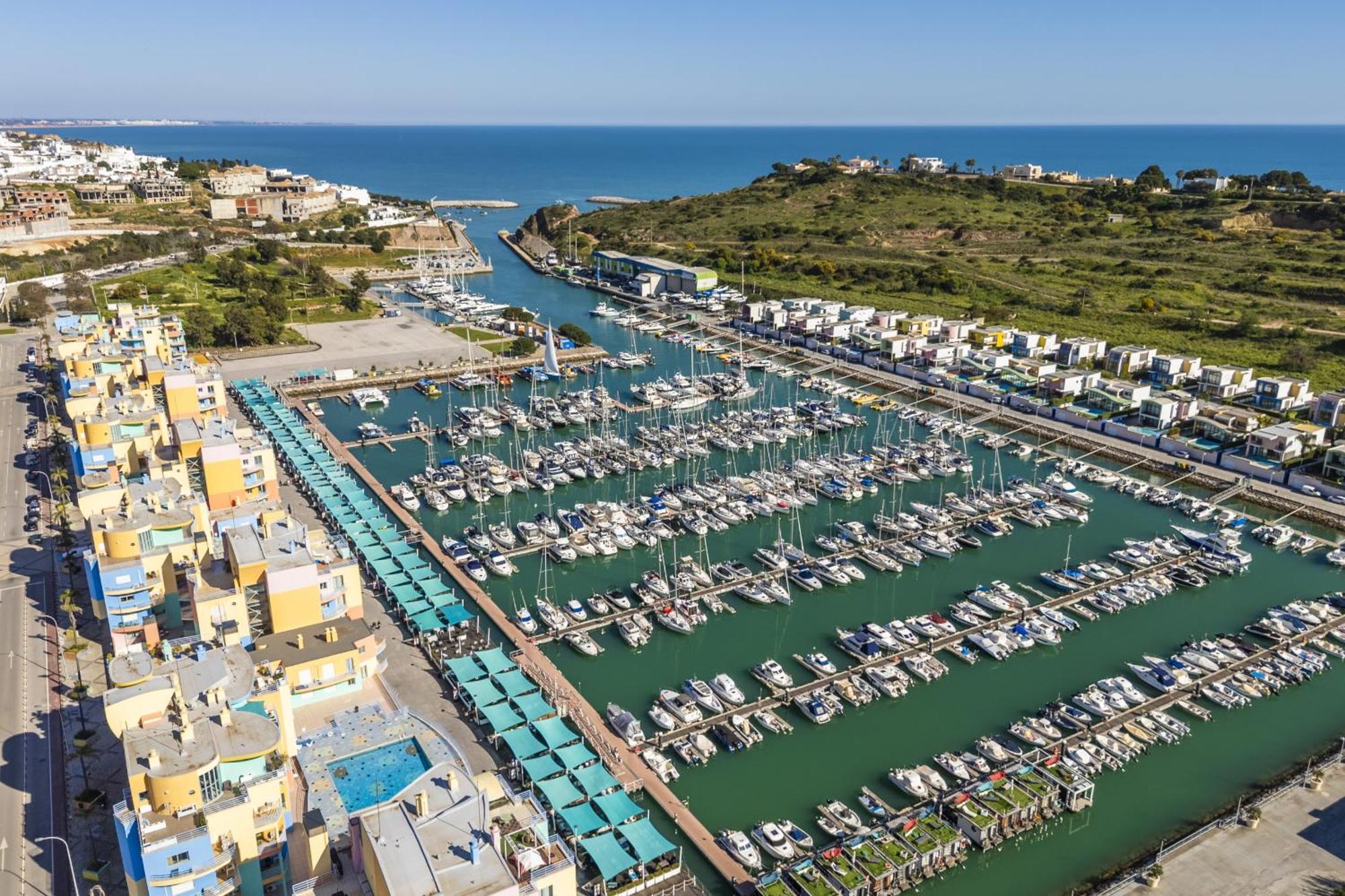 Marina Breeze Apartment With Pool - 900M From The Beach Албуфейра Экстерьер фото