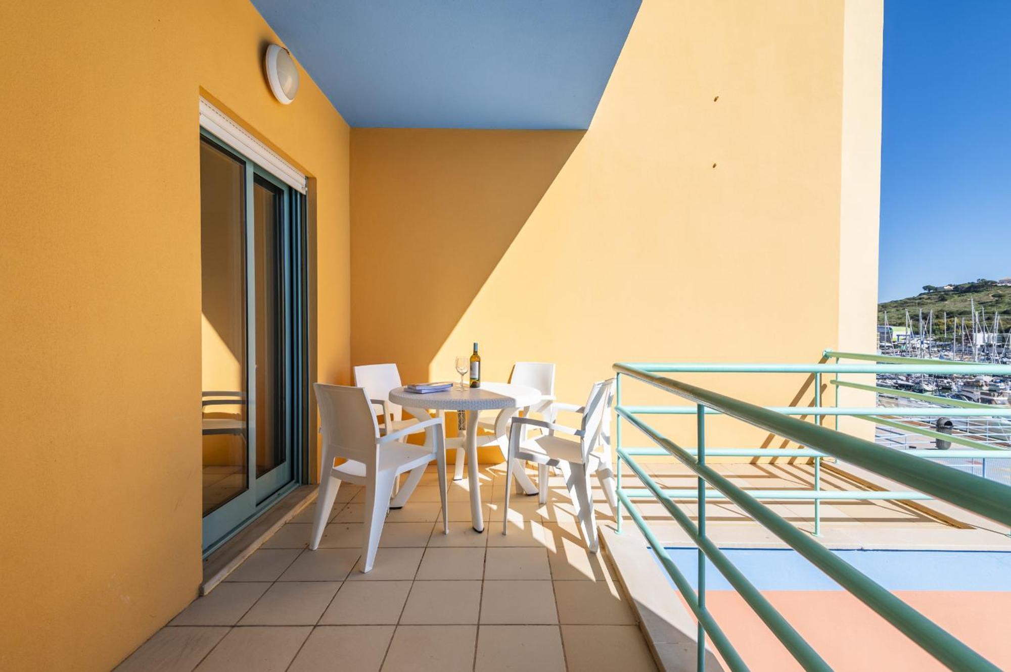 Marina Breeze Apartment With Pool - 900M From The Beach Албуфейра Экстерьер фото