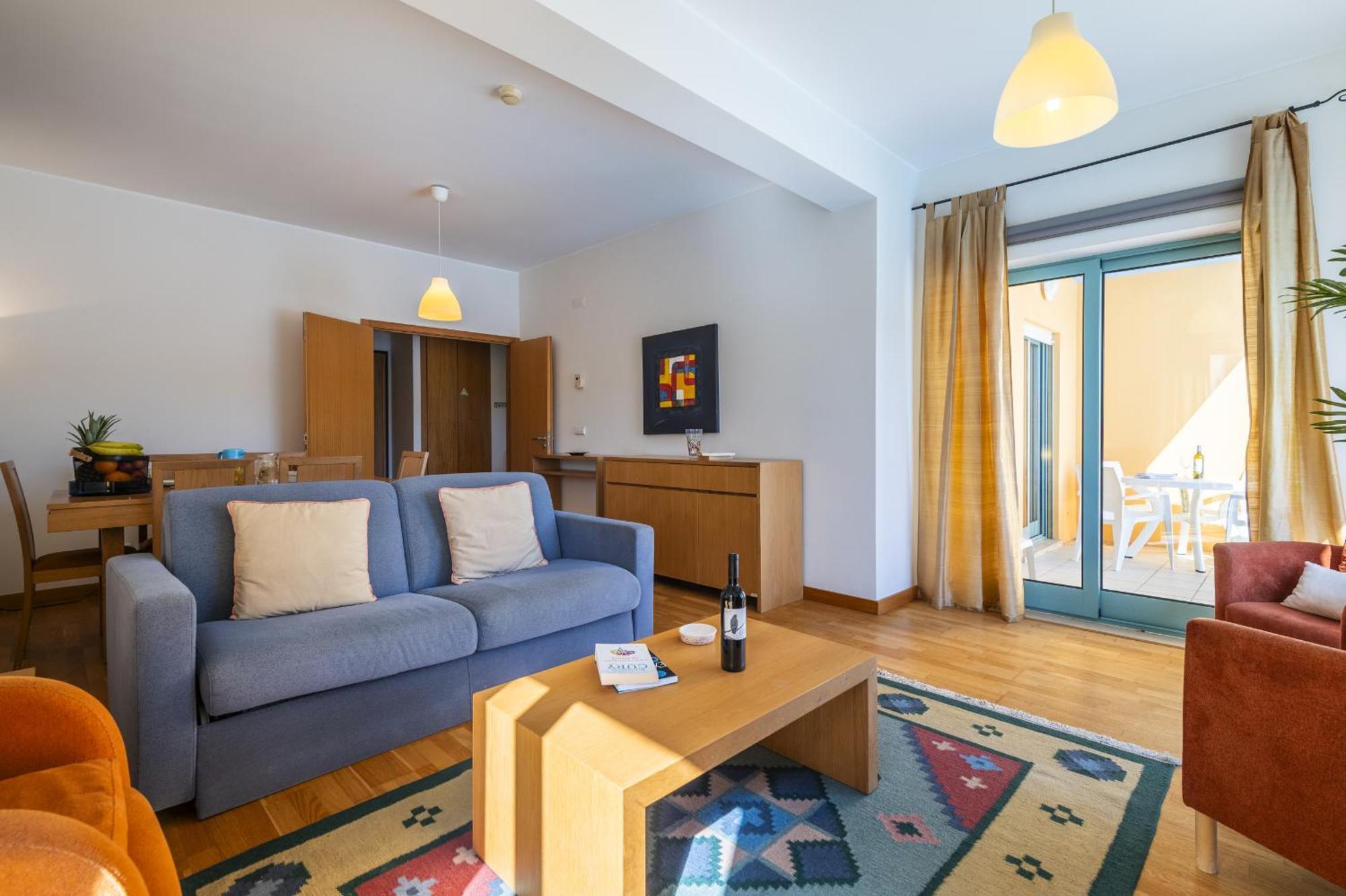 Marina Breeze Apartment With Pool - 900M From The Beach Албуфейра Экстерьер фото