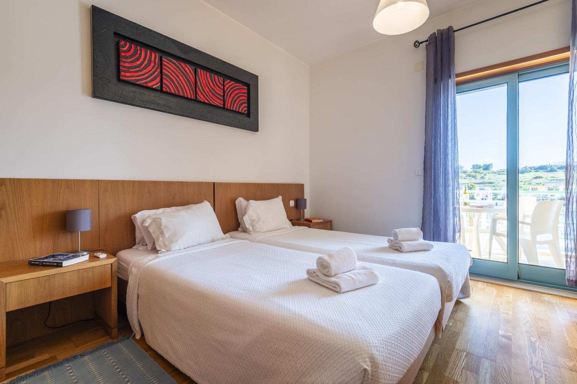 Marina Breeze Apartment With Pool - 900M From The Beach Албуфейра Экстерьер фото